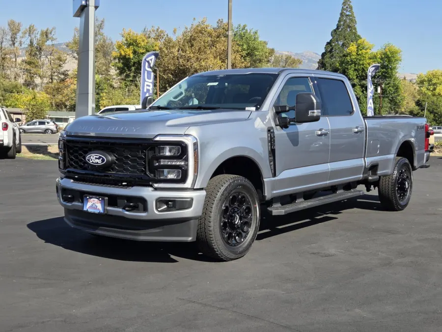 2027 Ford Super Duty F-250 SRW in Iconic Silver Metallic