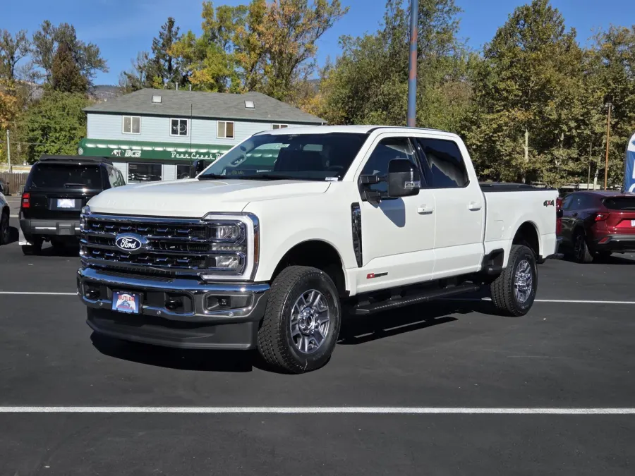 2027 Ford Super Duty F-350 SRW in Star White Metallic Tri-Coat