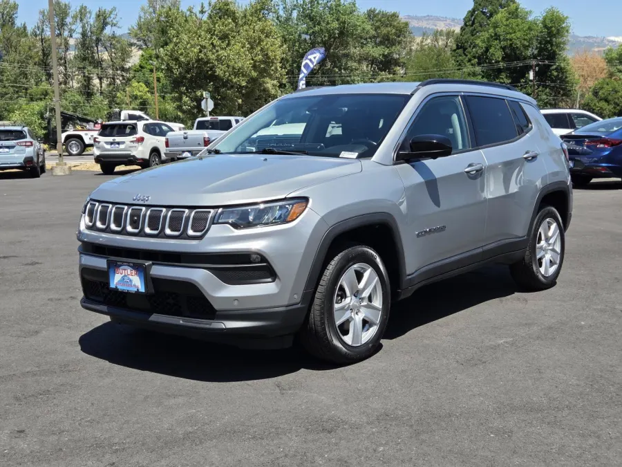 2022 Jeep Compass in Billet Silver Metallic Clearcoat