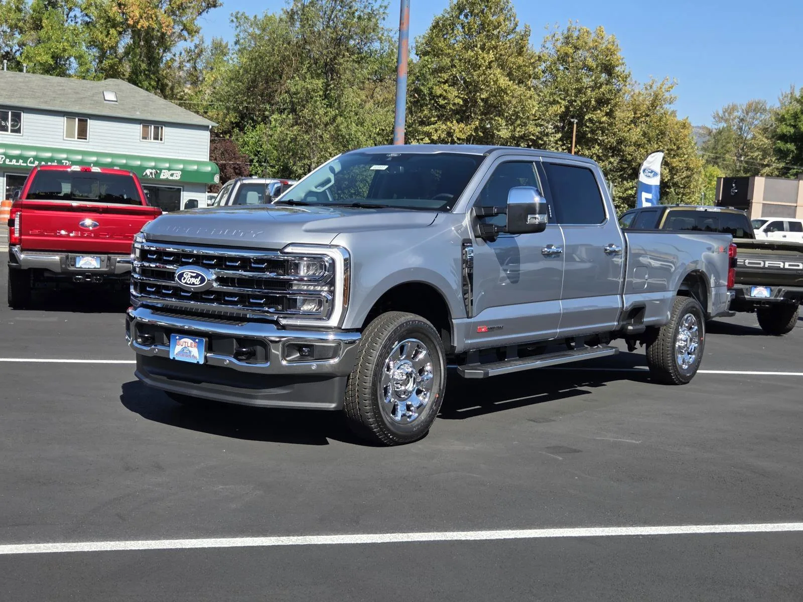 2027 Ford Super Duty F-250 SRW LARIAT in Iconic Silver Metallic